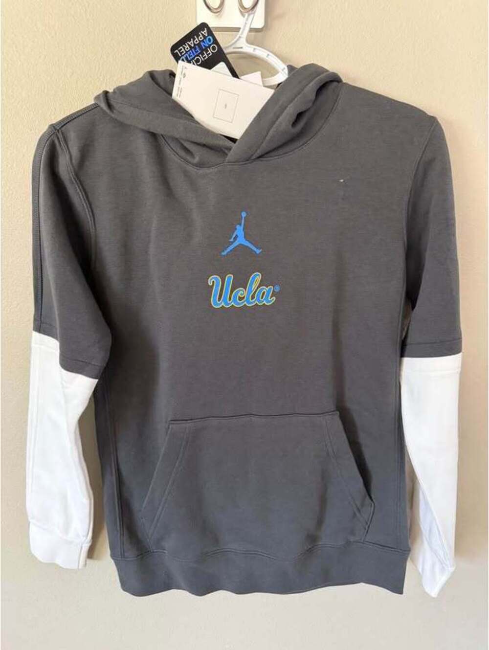 UCLA Bruins Nike Club Hoodie - Youth Size Medium